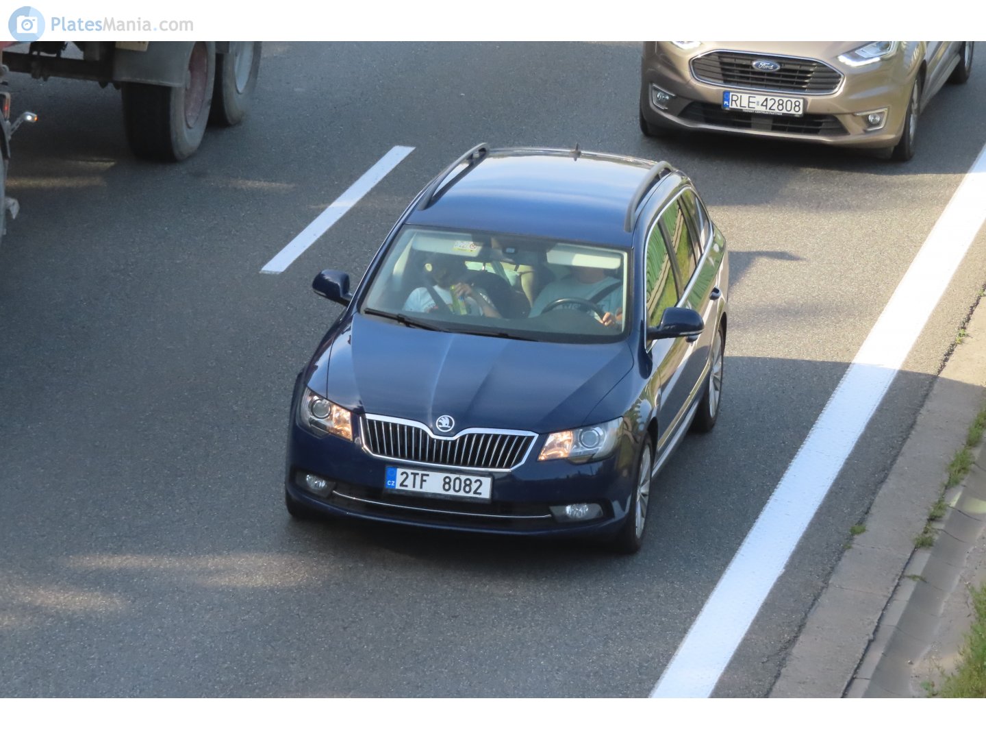 2TF 8082, Skoda Superb 2nd gen Combi (B6/3T5), facelift, 2013–2015
