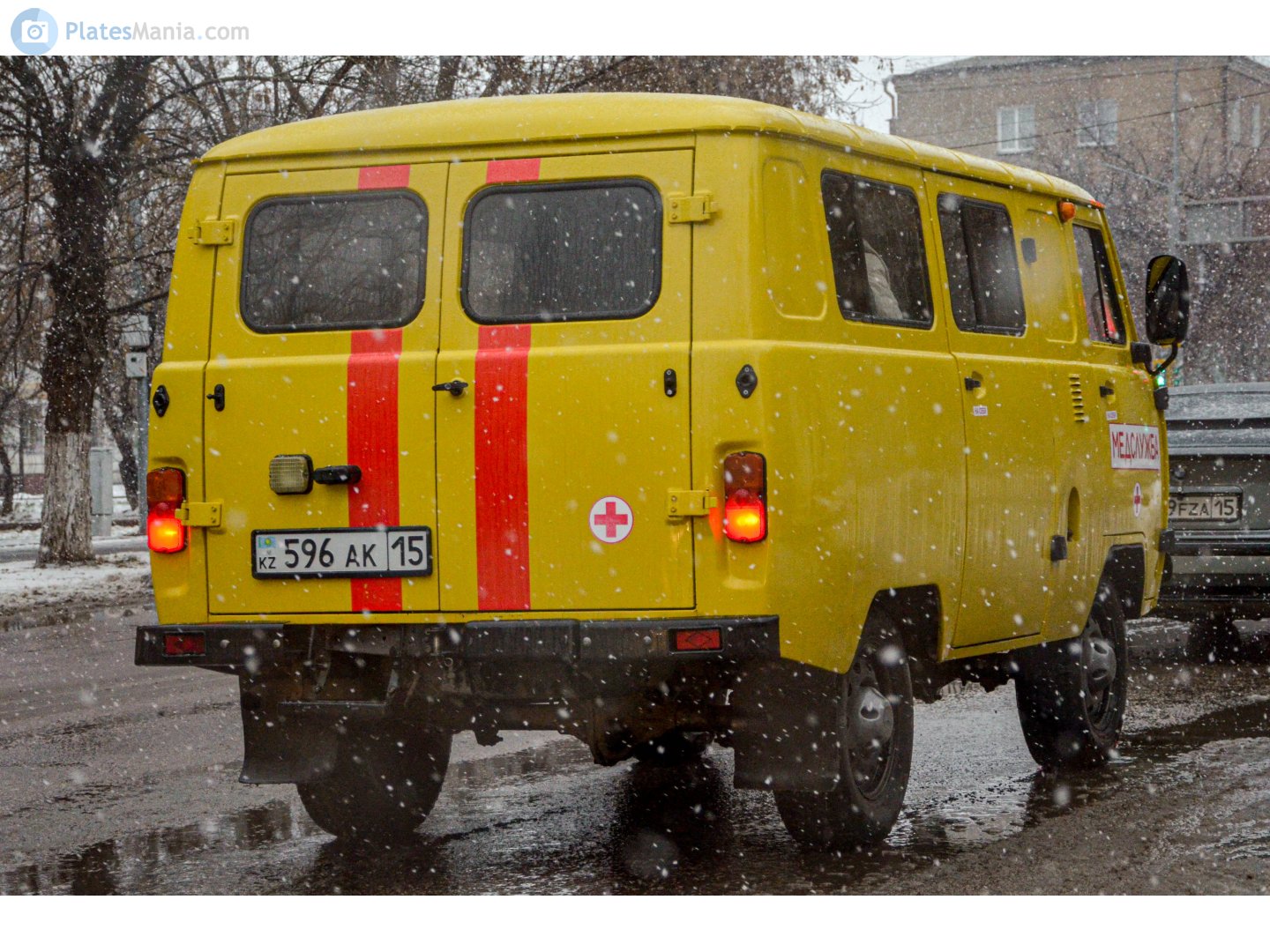 596 AK 15, UAZ 452 452А/3962/3741 Glassed Van, 1965–