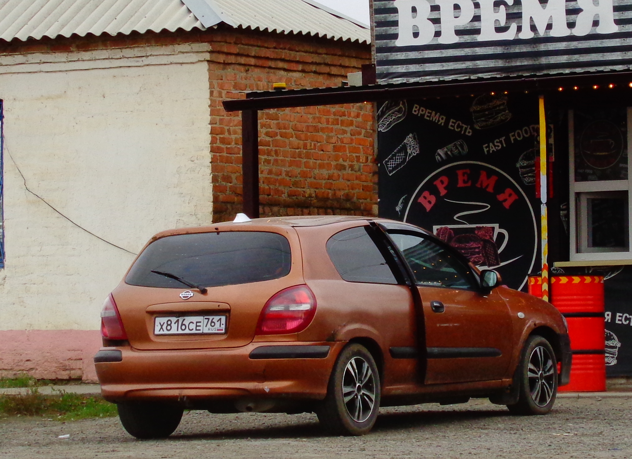 х 816 се 761, Nissan Almera 2nd gen 3-door Hatch (N16), 2000–2008