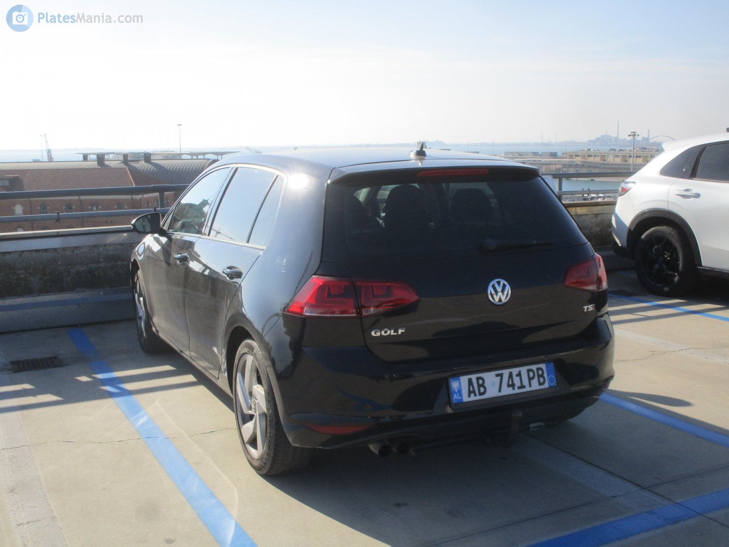 AB 741 PB, Volkswagen Golf 