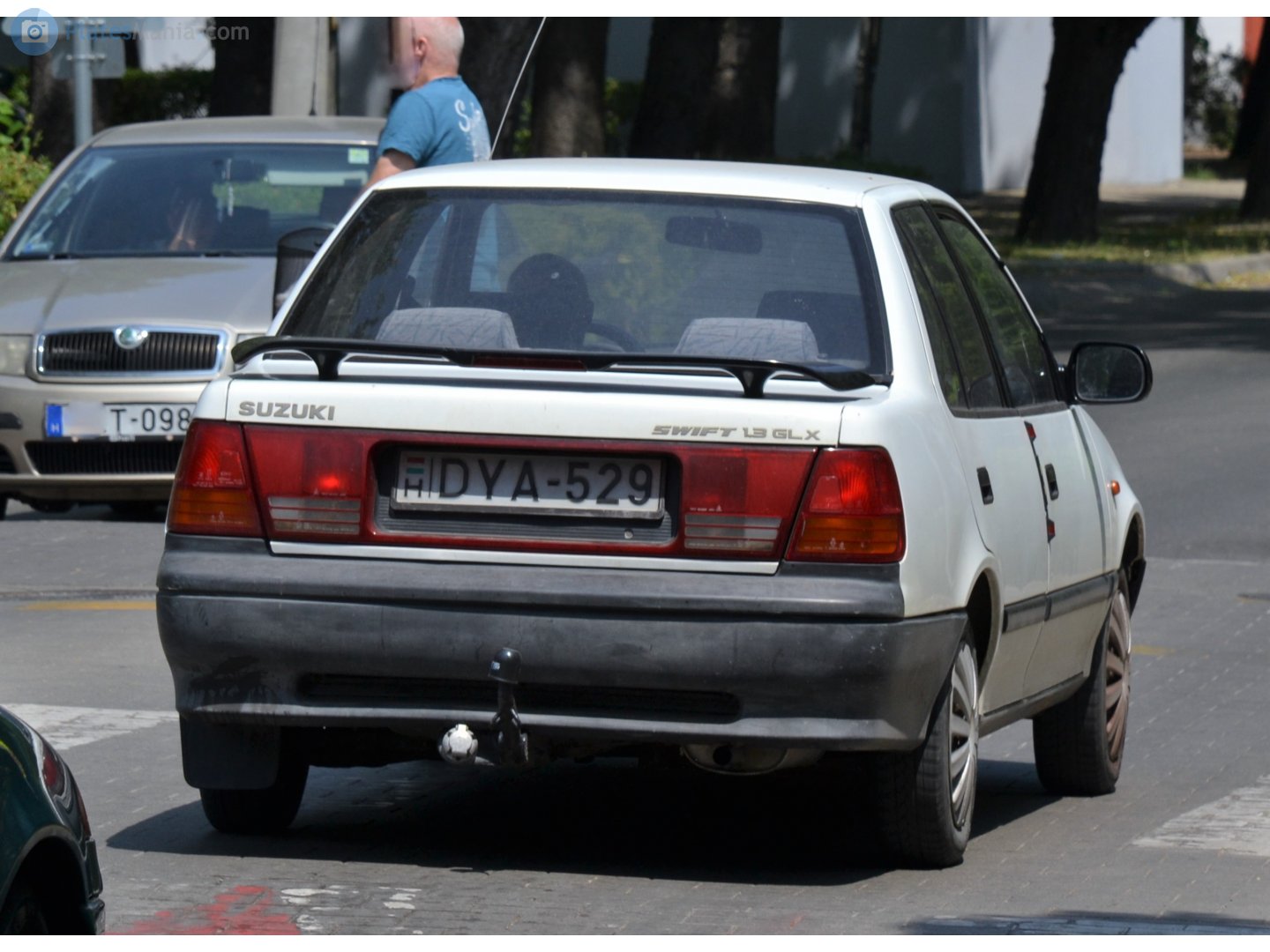DYA-529, Suzuki Swift 2nd gen Sedan (SF), 1990–1996