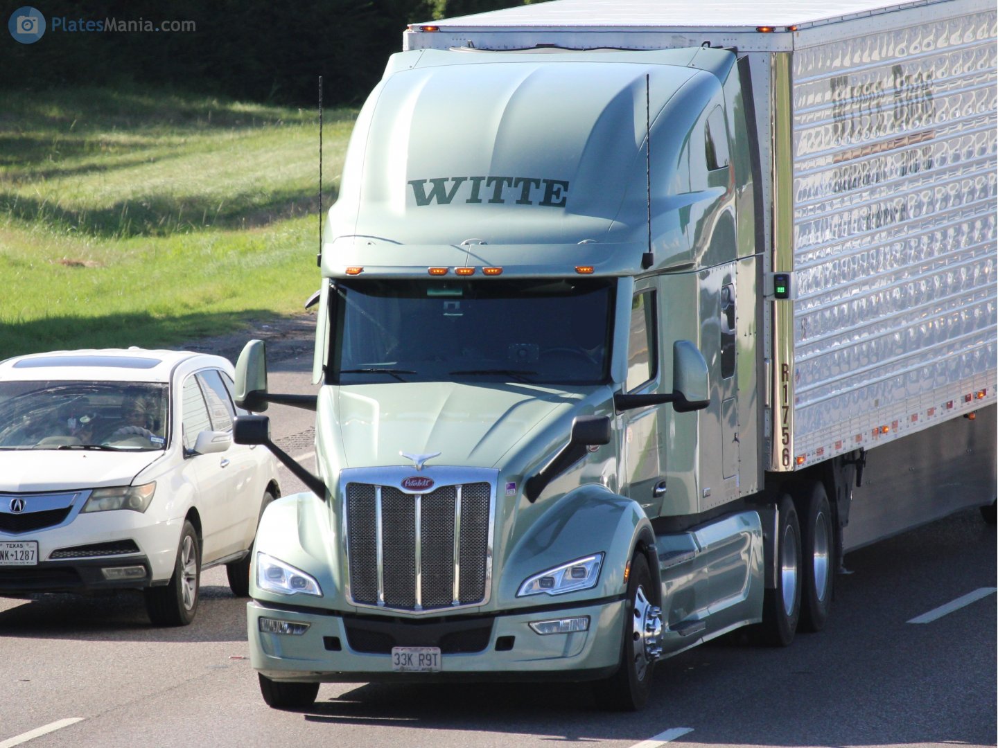 33K R9T, Peterbilt 579 2nd gen, 2022–