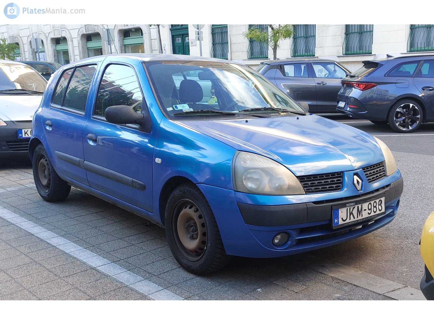 JKM-988, Renault Clio 2nd gen 5-door Hatch (B65), 1st facelift, 2001–2006