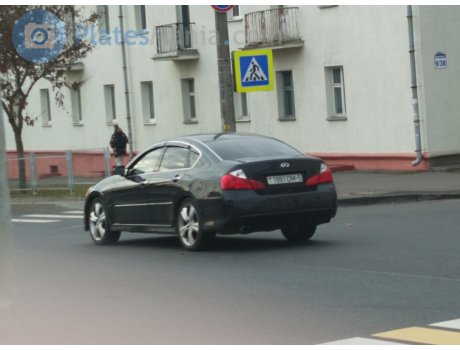 1991 OM-5, Infiniti Q70/M-Series