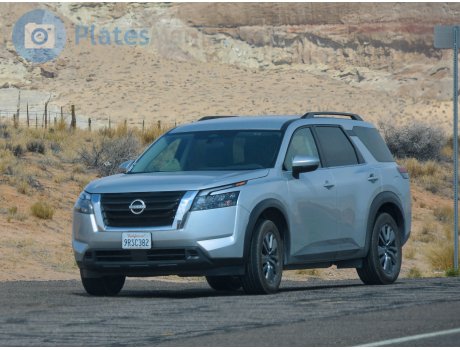 9RSC382, Nissan Pathfinder