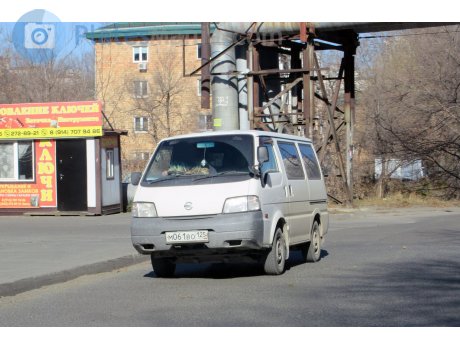 м061во125, Nissan Vanette