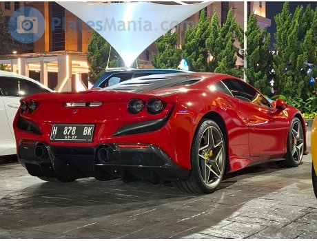 H 878 BK, Ferrari F8