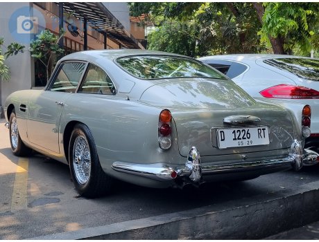 D 1226 RT, Aston Martin DB5