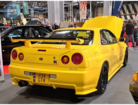 R34 GTR, Nissan Skyline