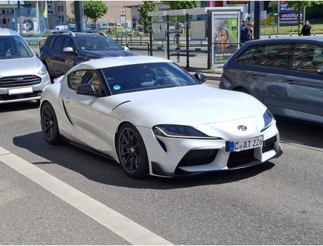 C AT 226, Toyota Supra
