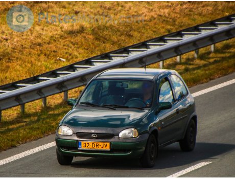 32-DR-JV, Opel Corsa