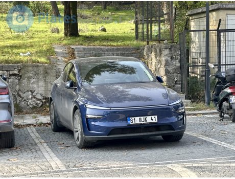 81 BJK 41, Tesla Model Y