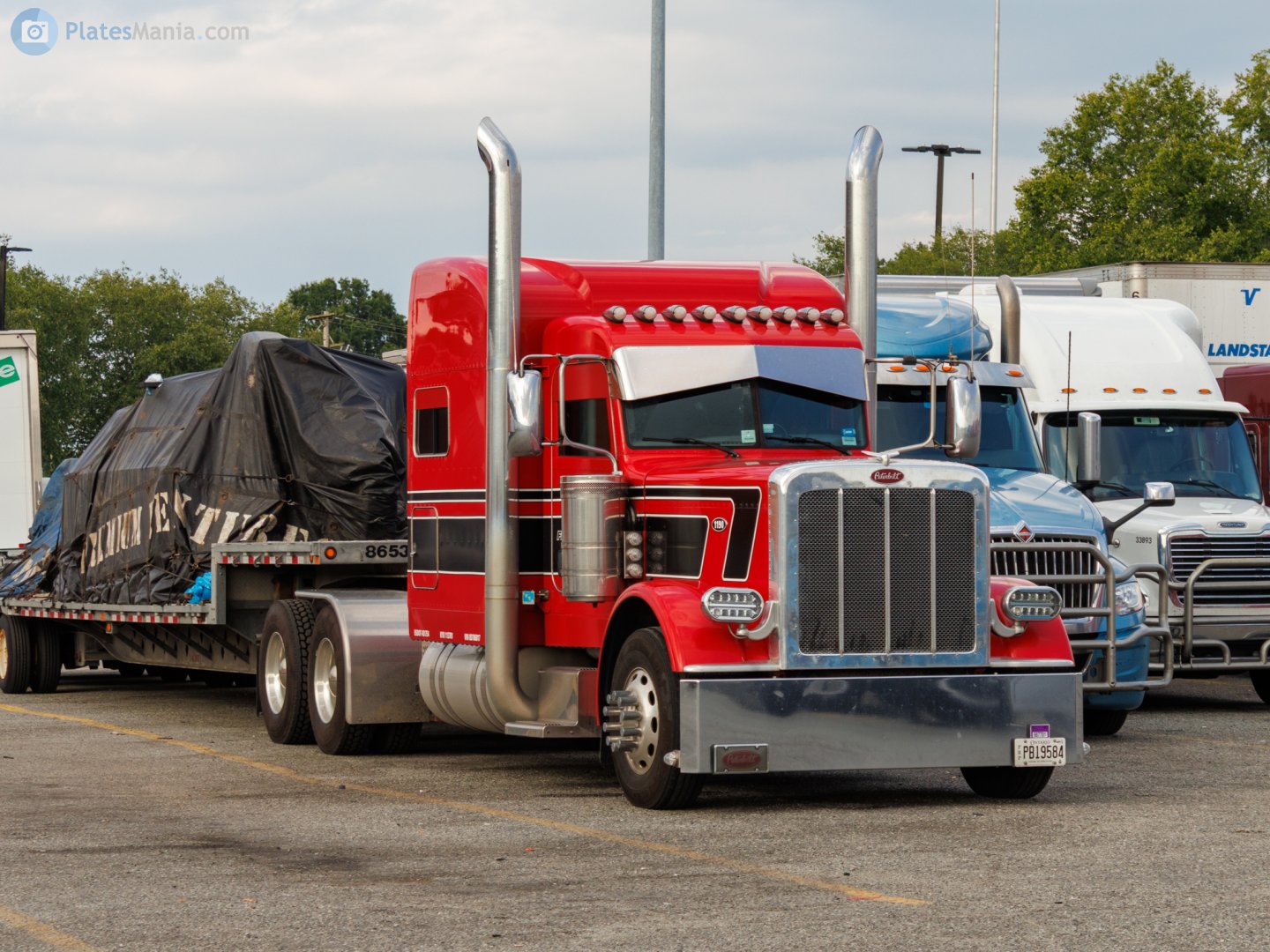 PB19584, Peterbilt 389 
