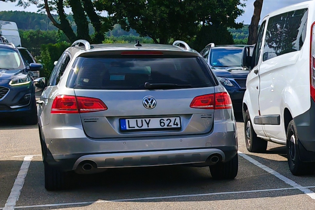 LUY 624, Volkswagen Passat 7th gen Variant (B7; 3C; Global-market), 2010–2015