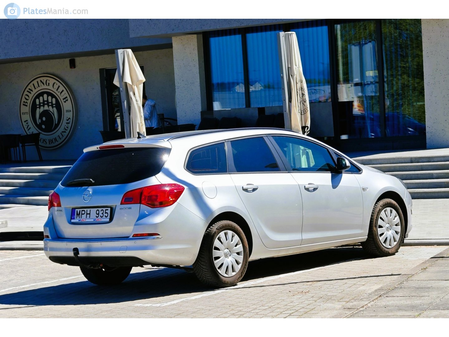 MPH 935, Opel Astra 4th gen Sports Tourer (J; P10), 2010–2015