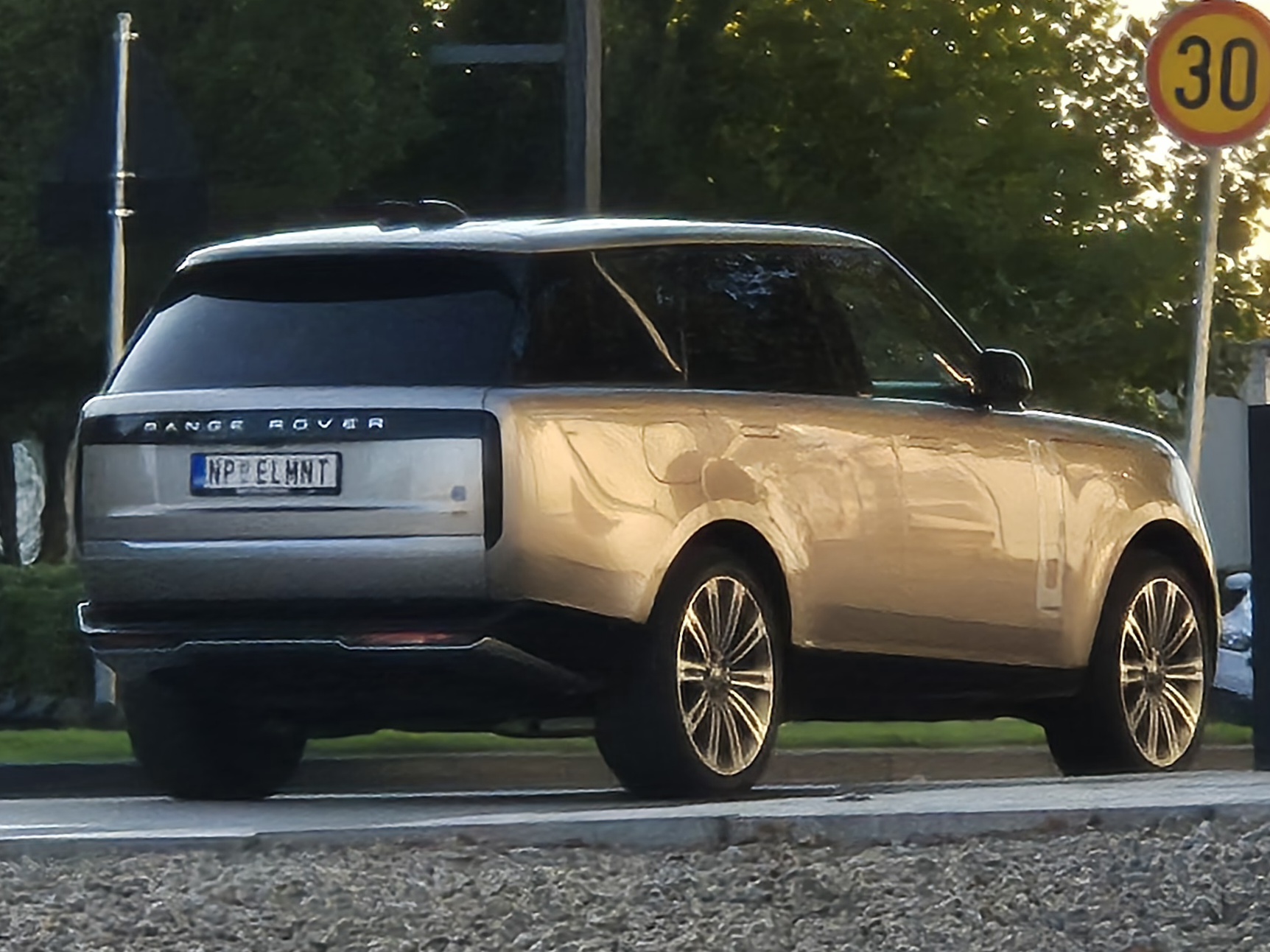 NP ELMNT, Land Rover Range Rover 5th gen (L460), 2022–