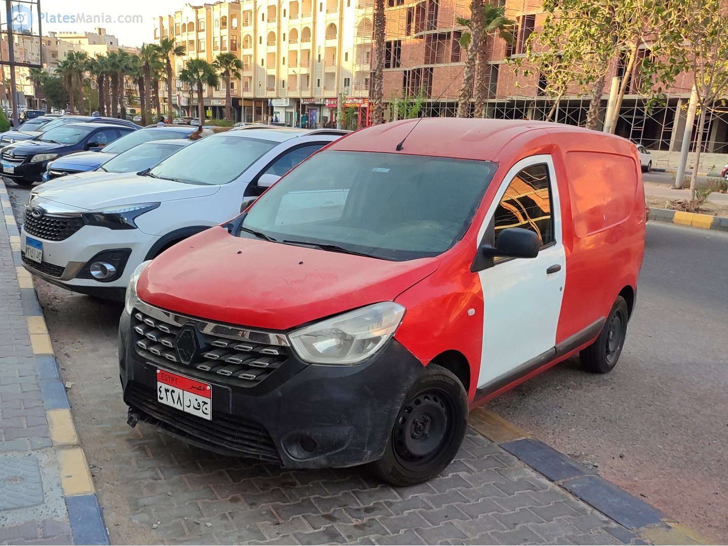 ٤٣٢٨ دفج, Renault Dokker 1st gen Van (D67), 2013–2021