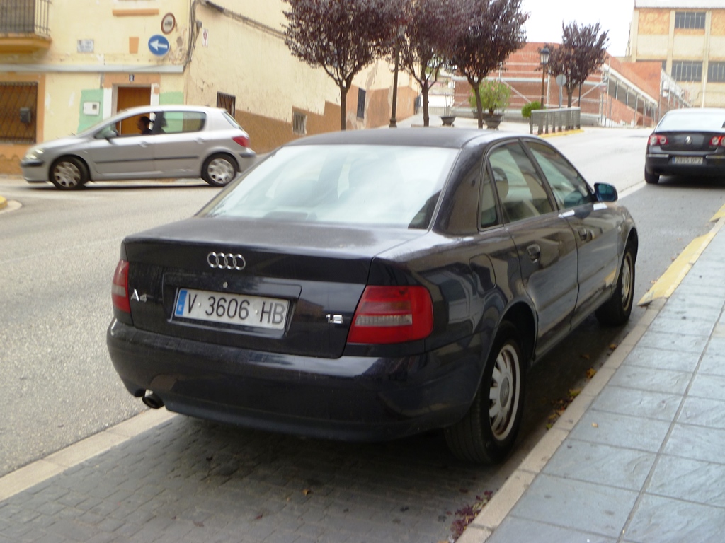 V 3606 HB, Audi A4 1st gen Sedan (B5/8D2), 1994–2000