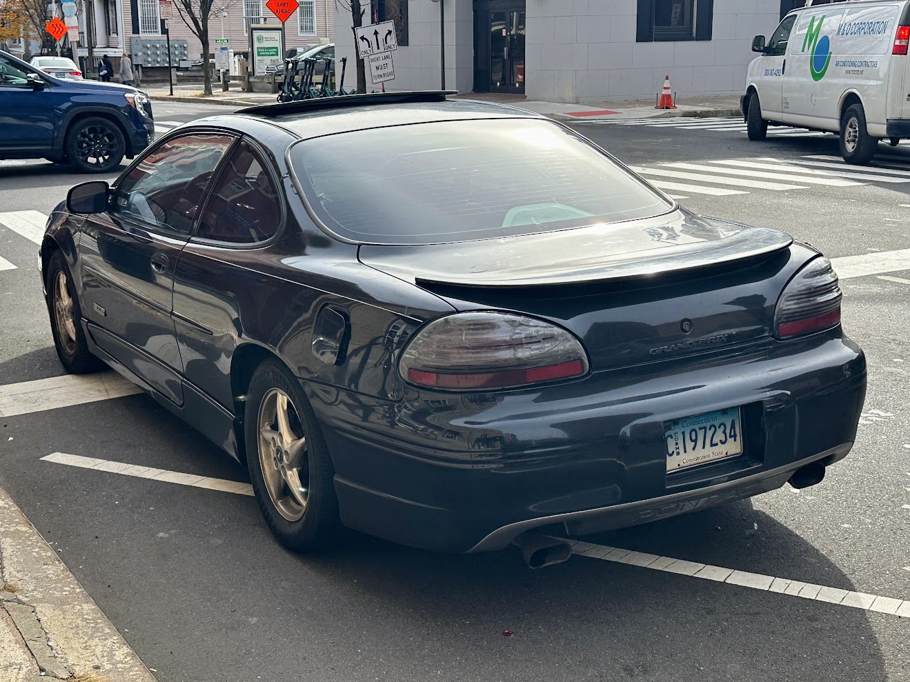 C-197234, Pontiac Grand Prix 6th gen 2-door Coupé (W-body), 1996–2003