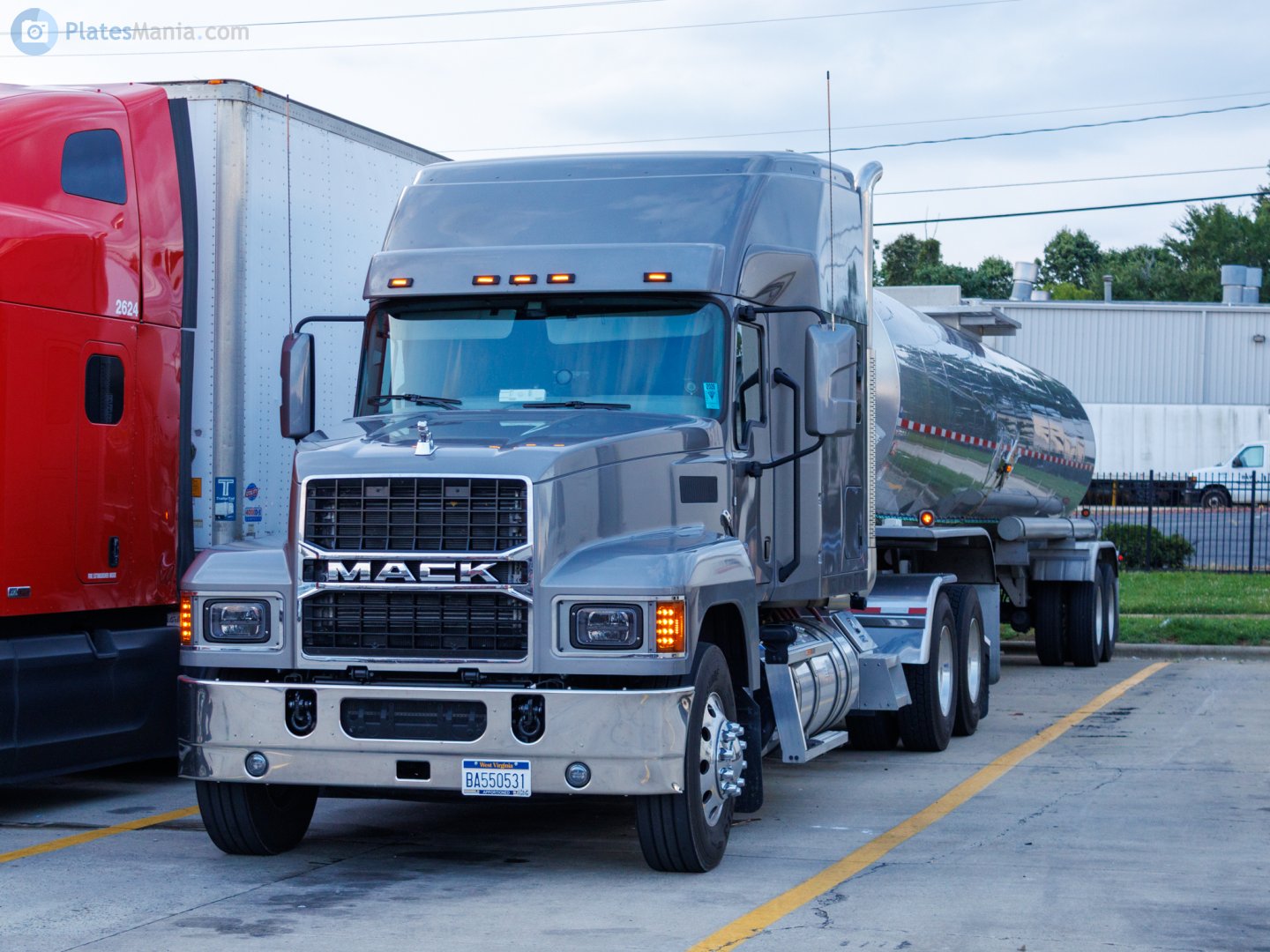 BA550531, Mack Pinnacle 1st gen CHU, 2005­–