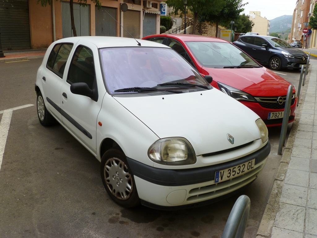 V 3532 GL, Renault Clio 2nd gen 5-door Hatch (B65), 1998–2001 (–2003 for LATAM-market)