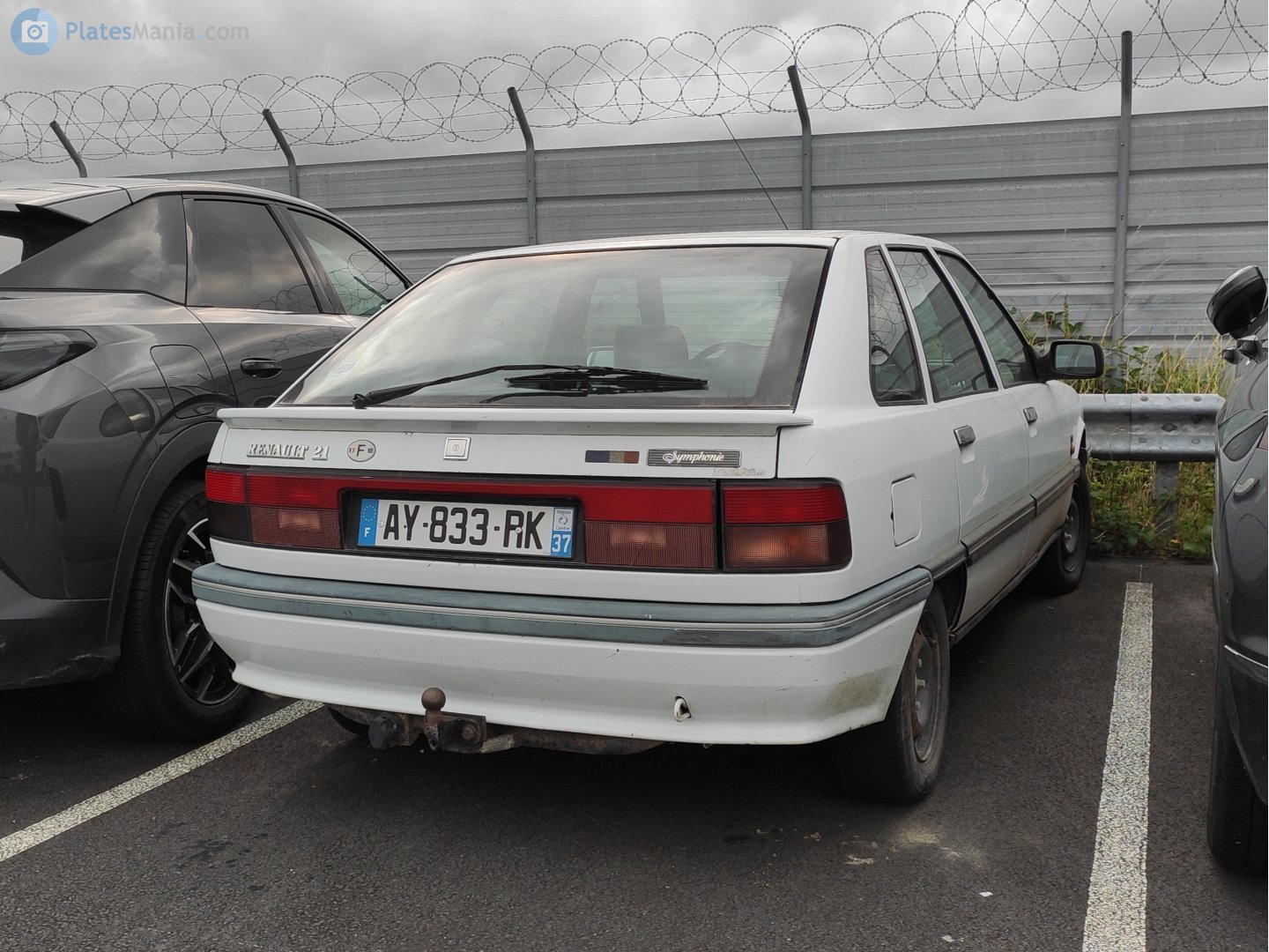 AY-833-RK, Renault 21 1st gen Liftback (B48), 1989–1995