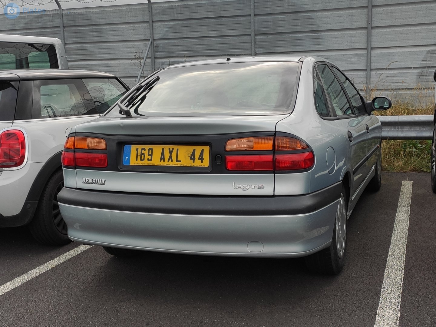 169 AXL 44, Renault Laguna 1st gen Liftback (X56), 1994–2000