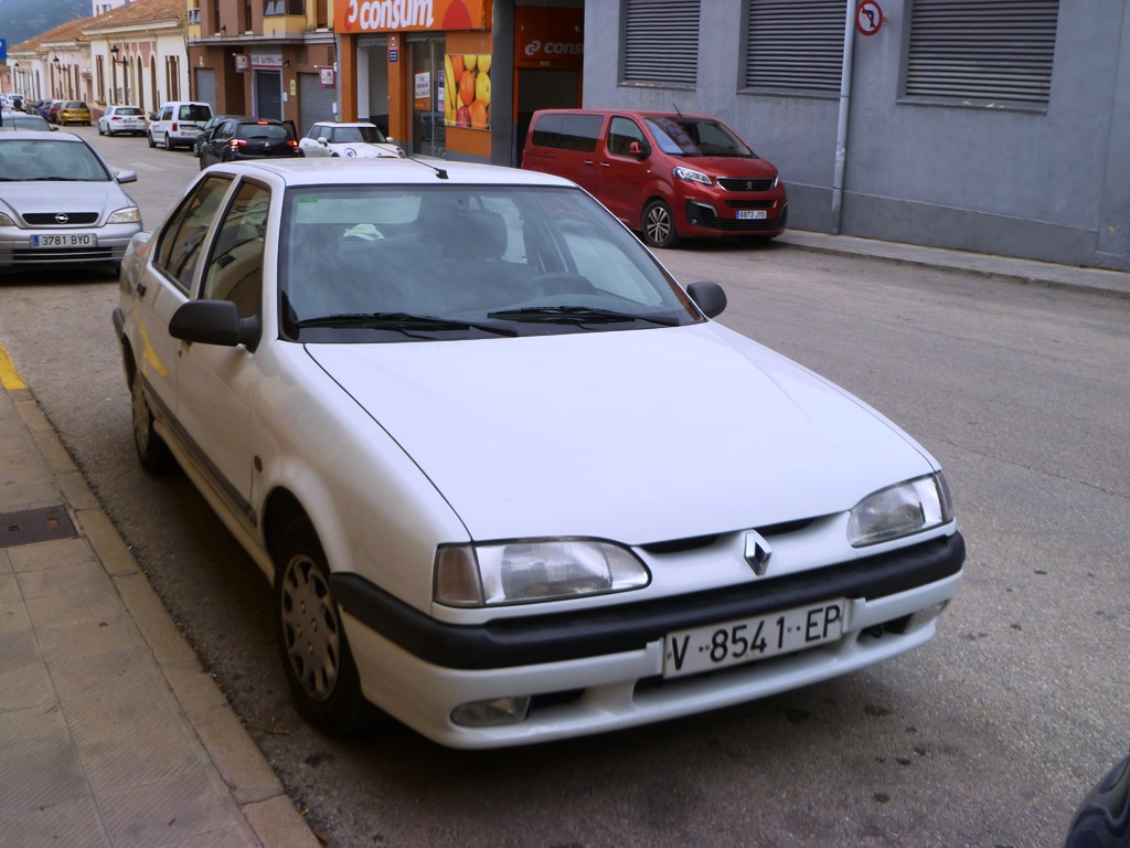 V 8541 EP, Renault 19 1st gen Sedan (L53), facelift, 1992–1997 (–1999 for LATAM- and –2000 for TR-market)