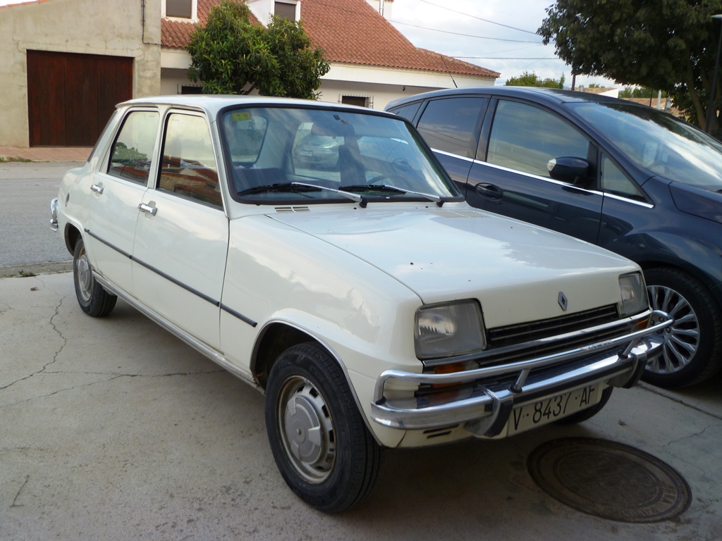 V 8437 AF, Renault Siete 1st gen (128), 1974–1979