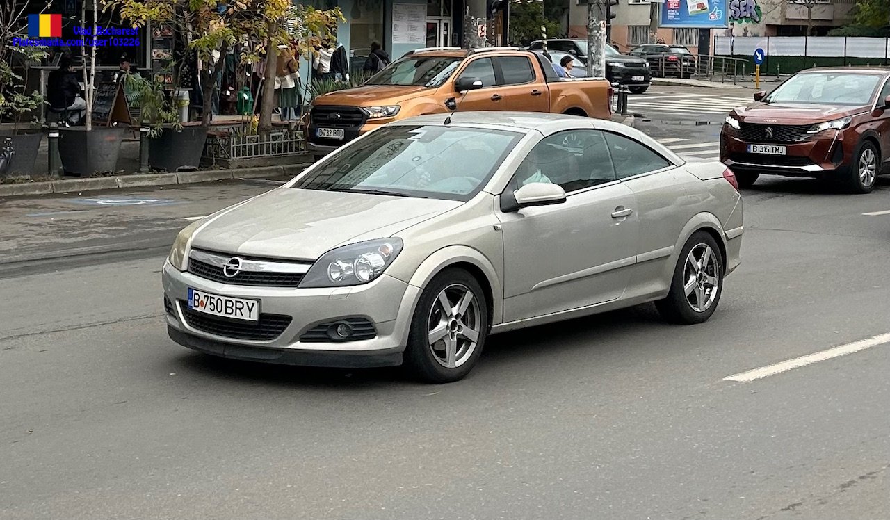 B 750 BRY, Opel Astra 3rd gen TwinTop Cabriolet (H; A04), 2006–2010
