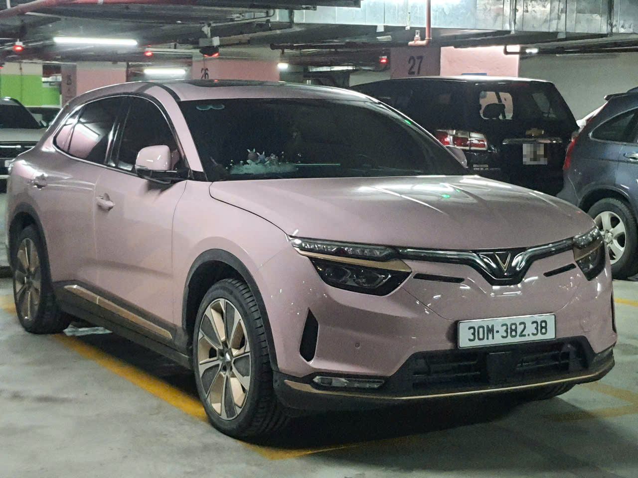 30M-382.38, VinFast VF8 1st gen, 2022–