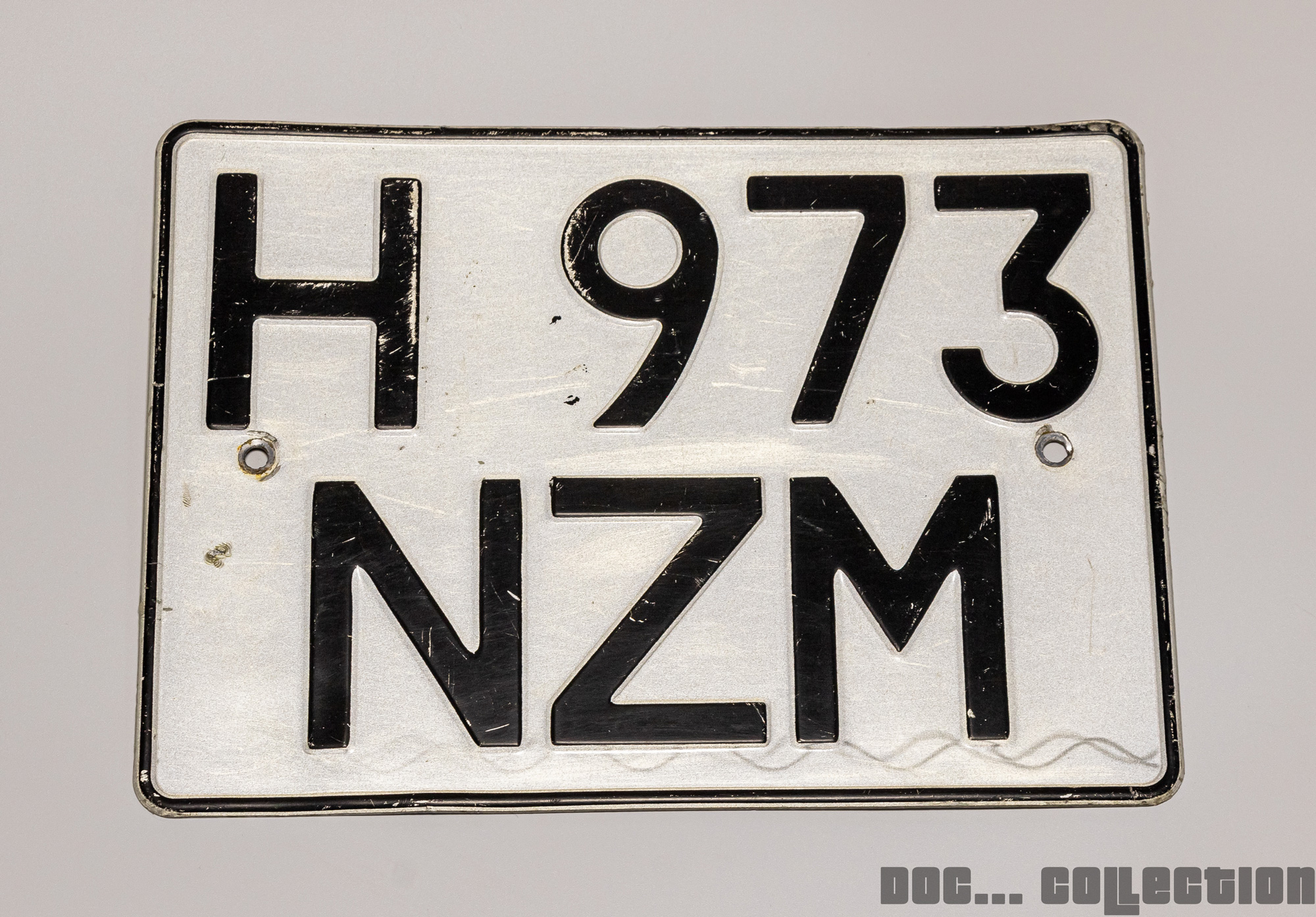 H 973 NZM, License plate without vehicle 