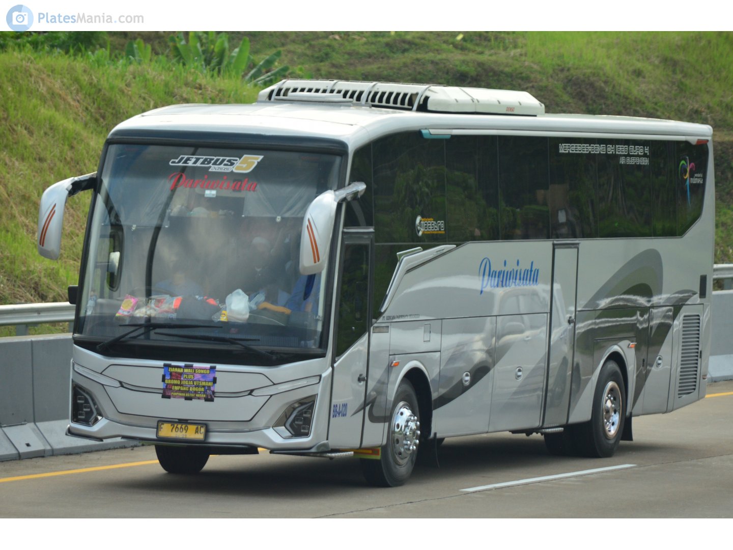 F 7669 AC, Mercedes-Benz 