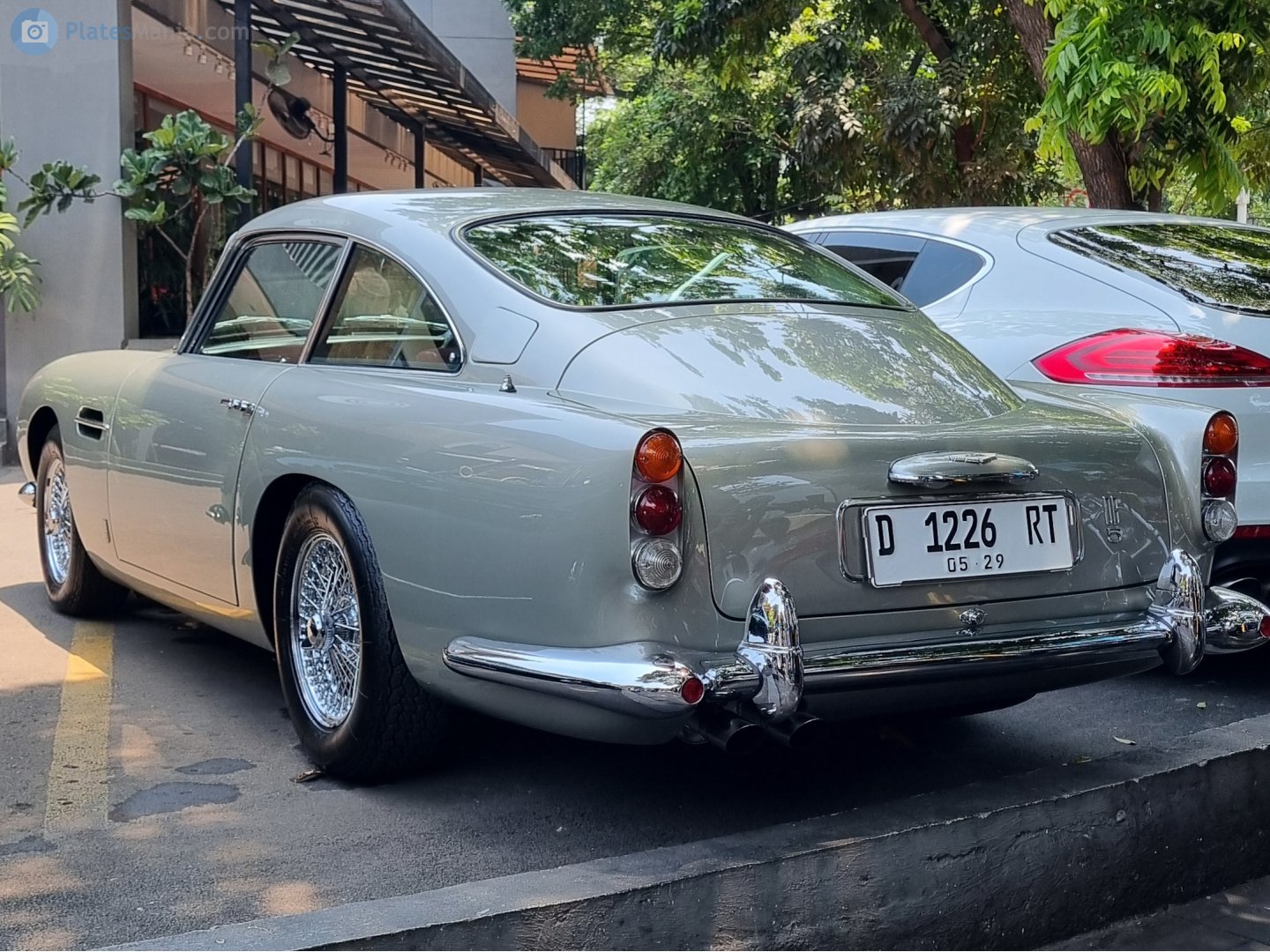 D 1226 RT, Aston Martin DB5 