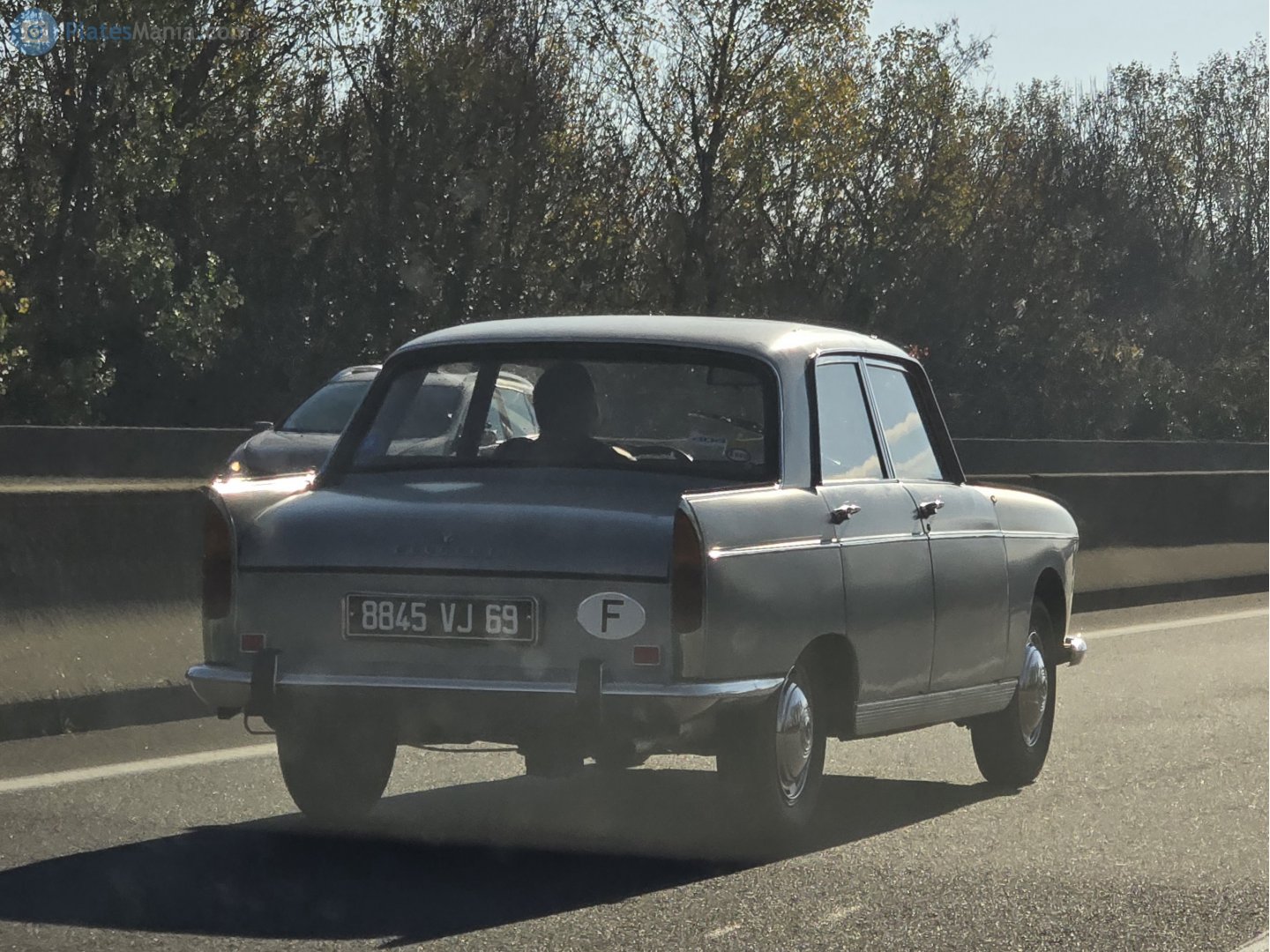 8845 VJ 69, Peugeot 404 Sedan, 1960–1975