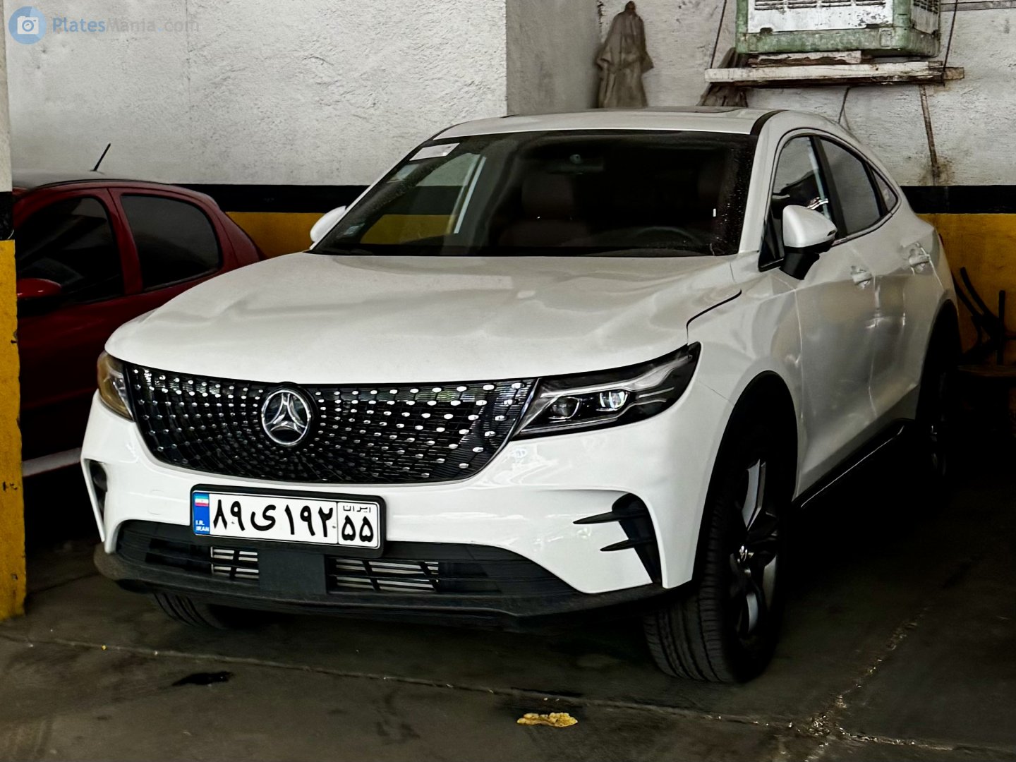 ۸۹ی۱۹۲ ۵۵, Bahman Dignity 