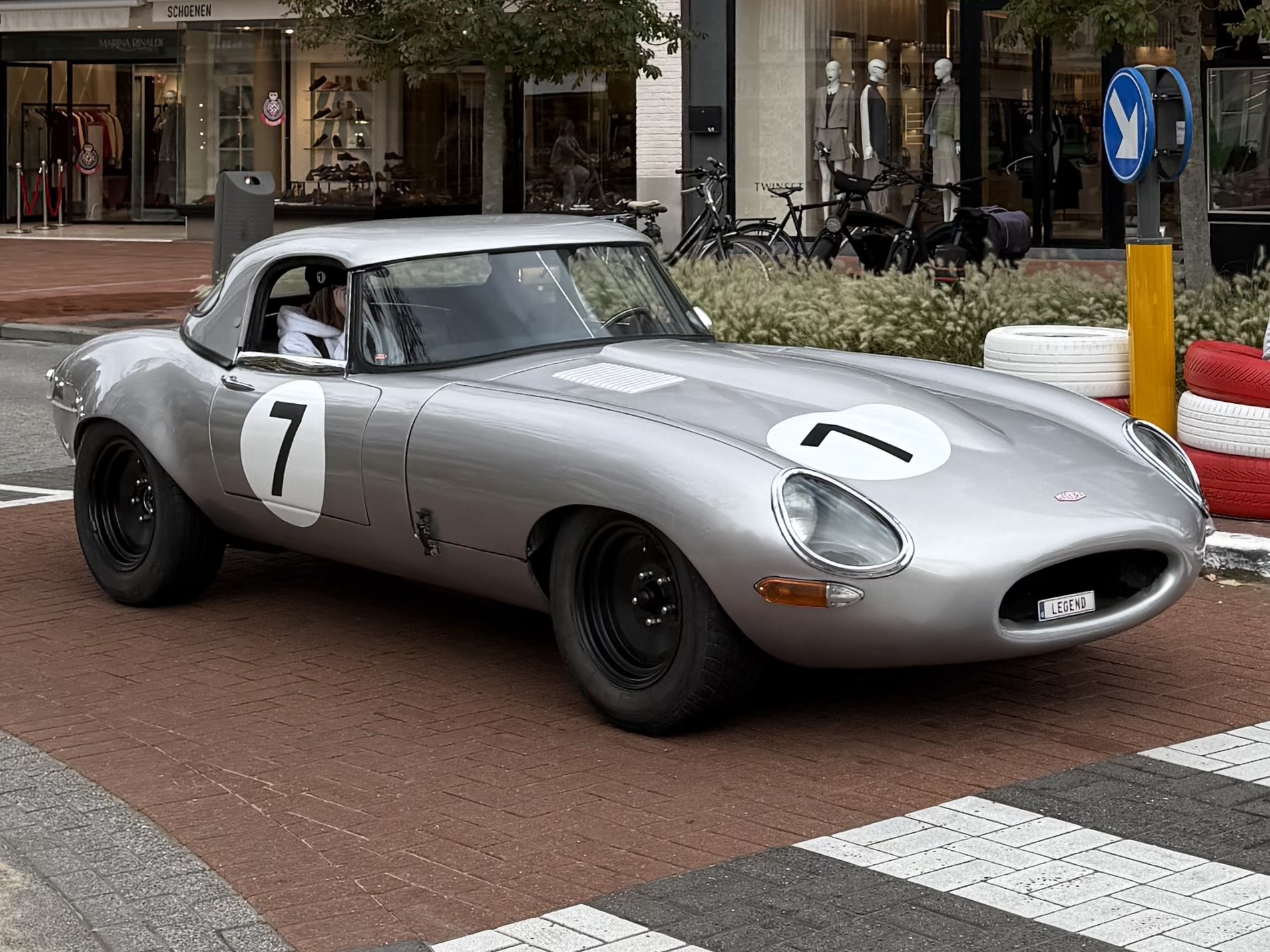 LEGEND, Jaguar E-Type Convertible (Series 1), 1961–1968