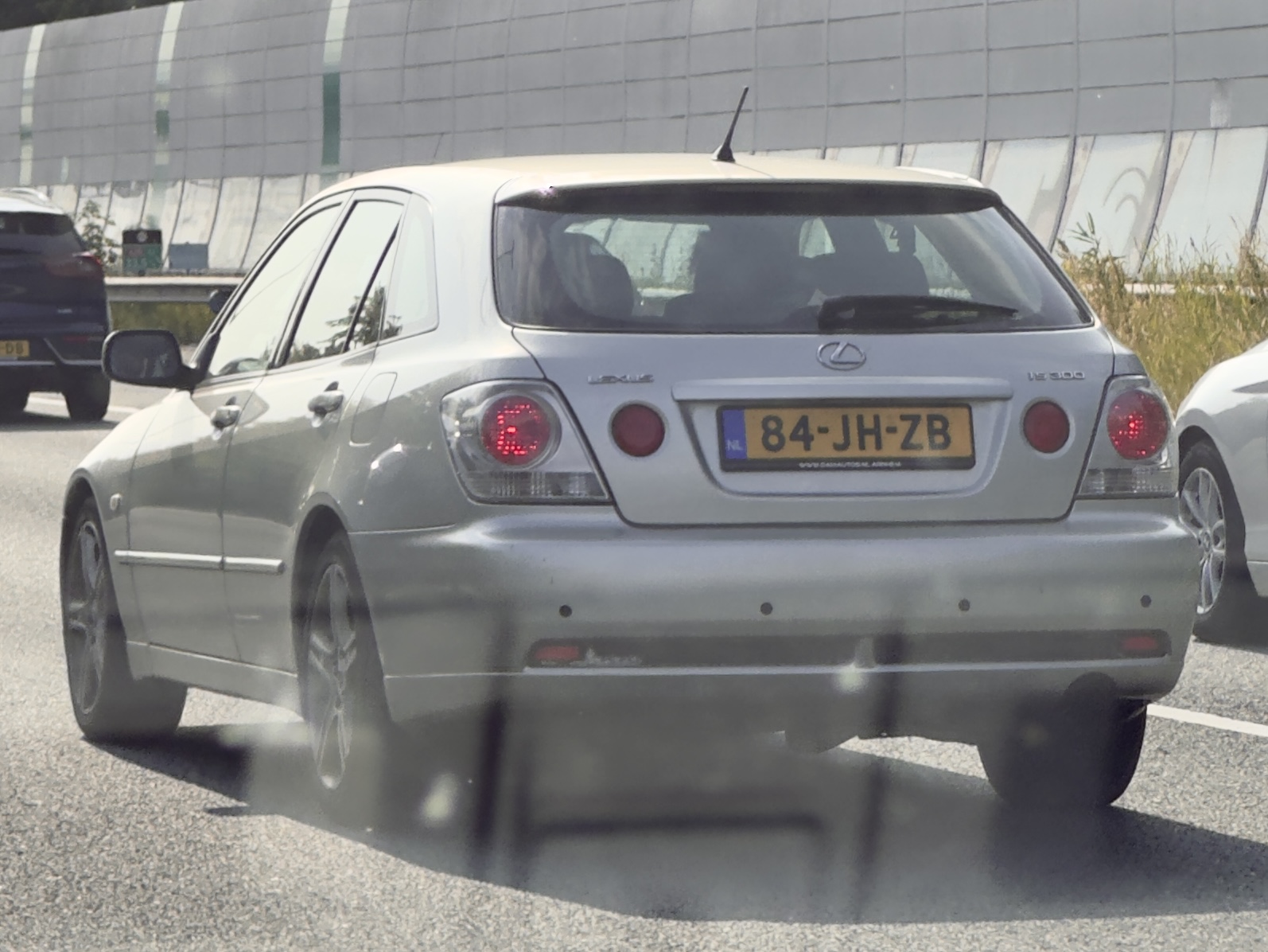 84-JH-ZB, Lexus IS 1st gen SportCross Wagon (XE10), 2001–2005