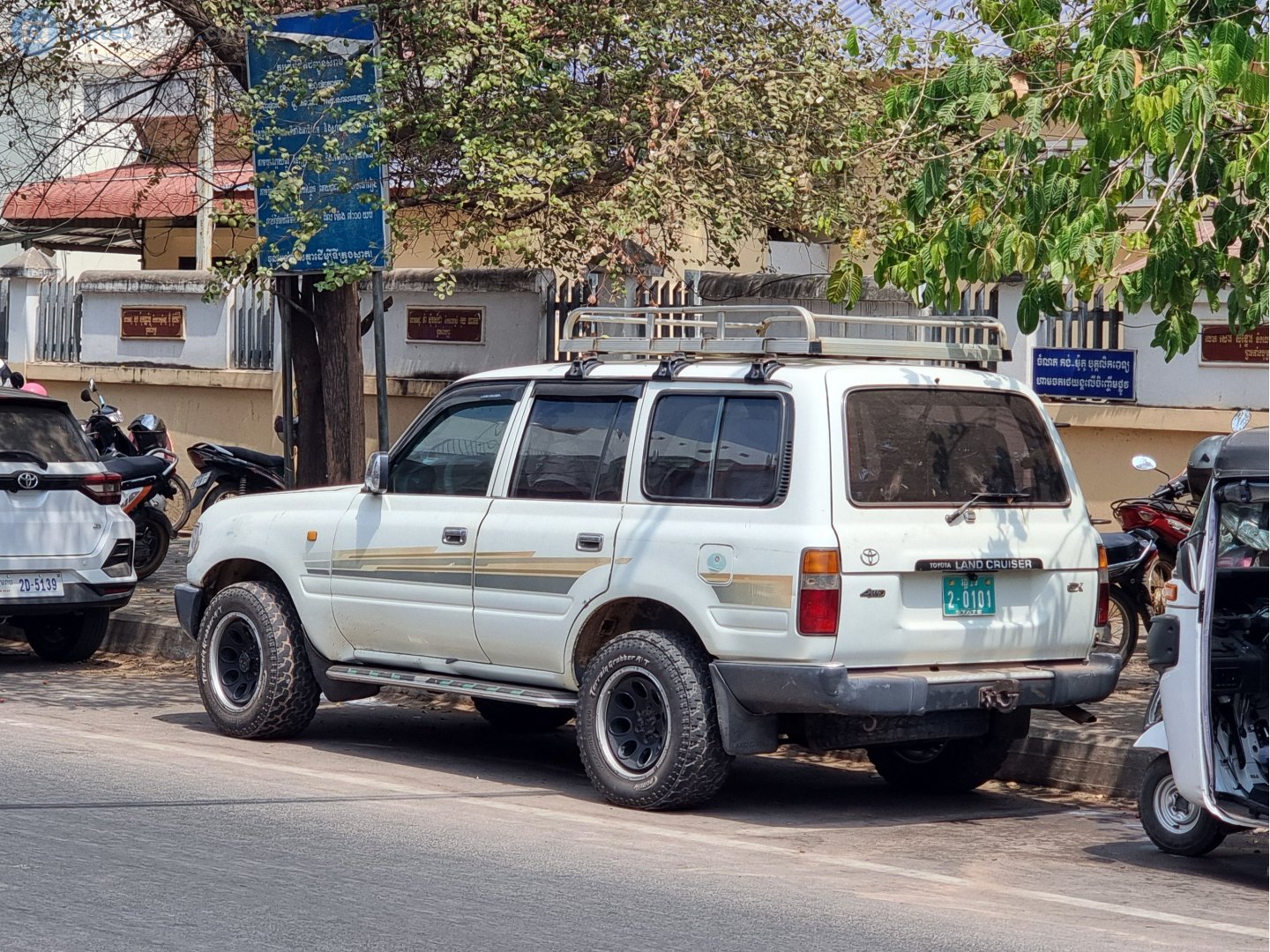 2-0101, Toyota Land Cruiser 80 (J80), 1989–1997