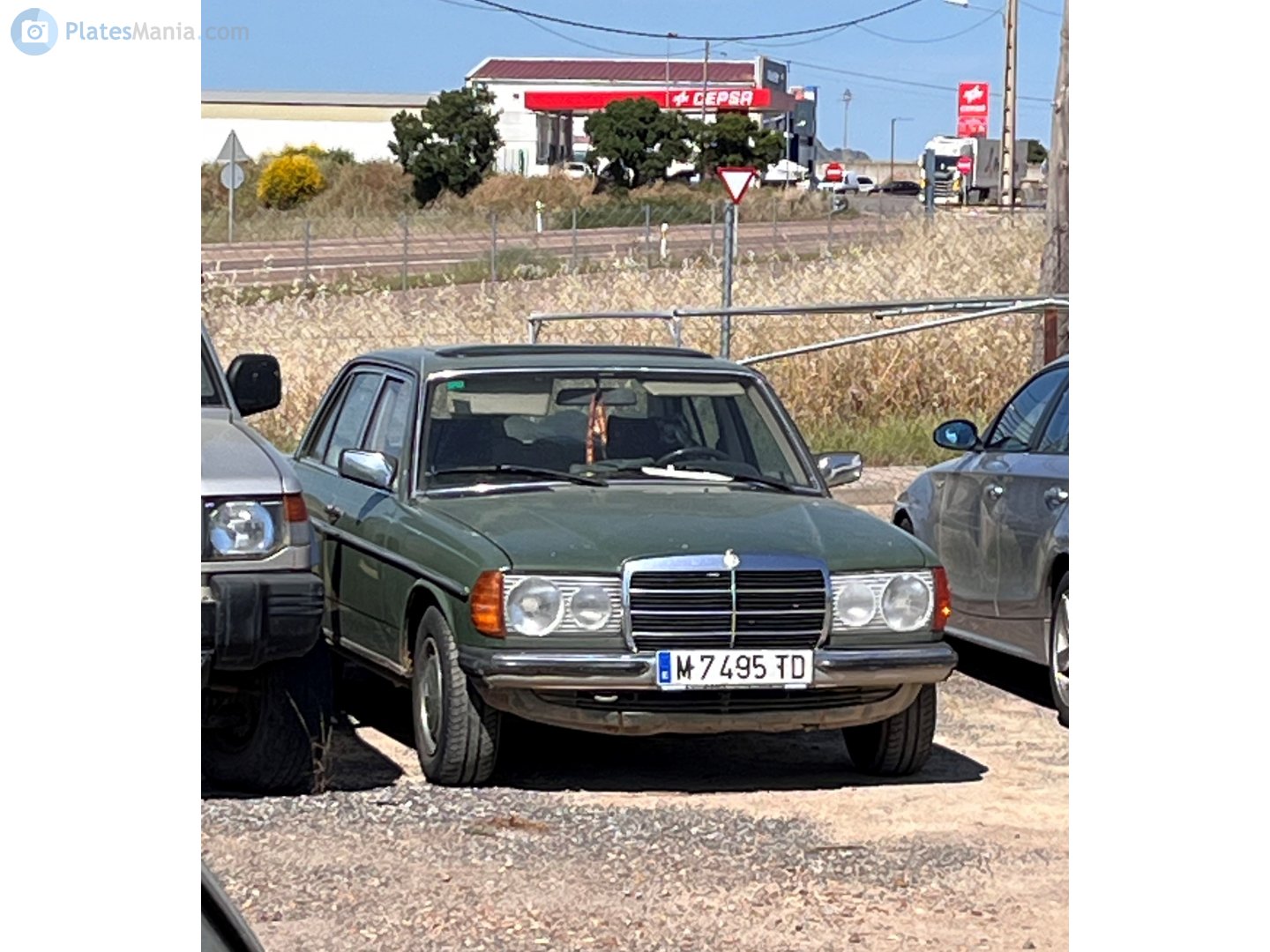 M 7495 TD, Mercedes-Benz E-Klasse 200–300 Sedan (W123), 1975­–1986