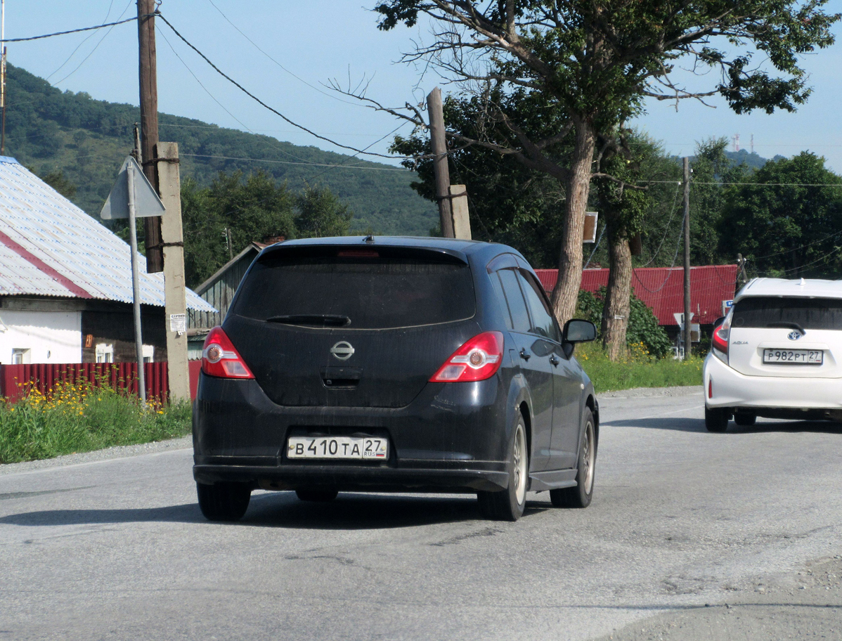 в 410 та 27, Nissan Tiida 1st gen Hatch (C11), 2004–2012