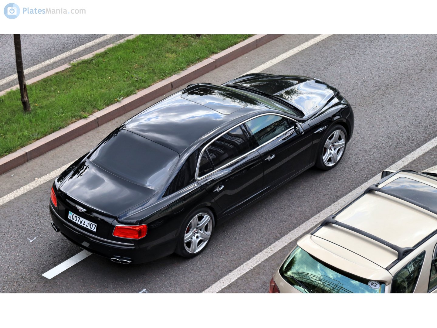 007 KAJ 07, Bentley Flying Spur 2nd gen (D1), 2013–2019