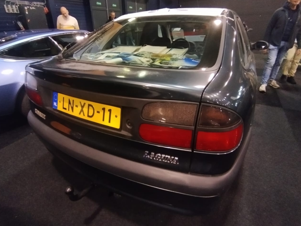 LN-XD-11, Renault Laguna 1st gen Liftback (X56), 1994–2000