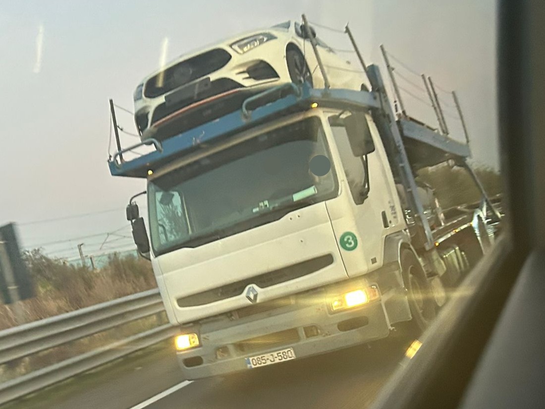 O85-J-580, Renault Premium 