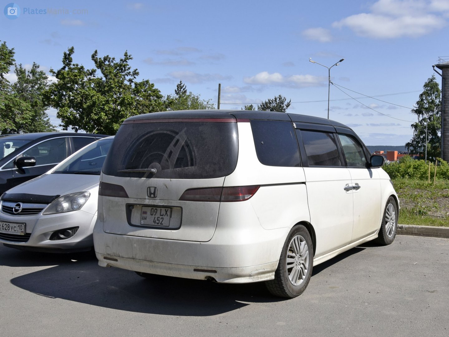 09 LX 452, Honda Elysion 