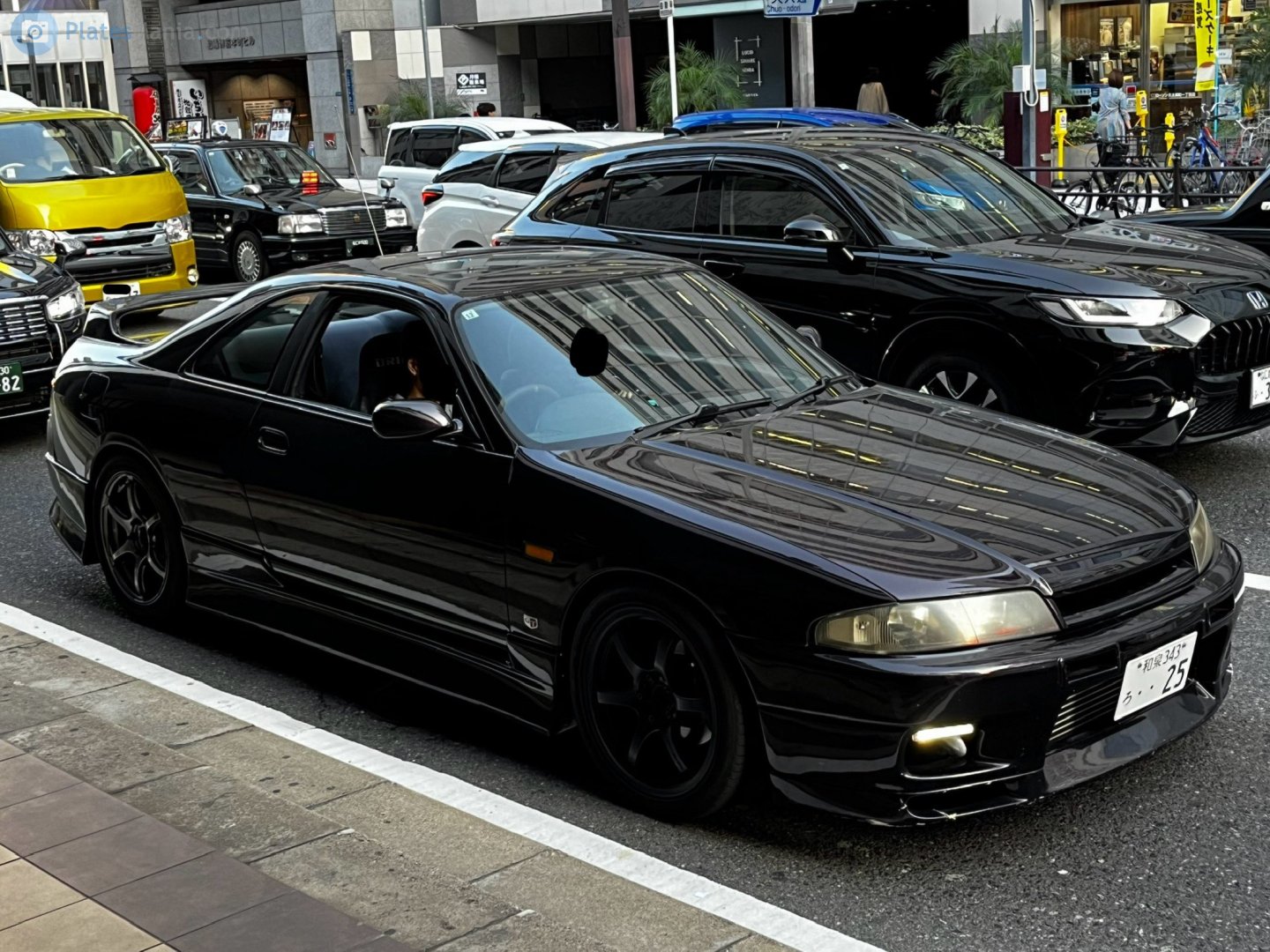 和泉 343 ろ 25, Nissan Skyline 9th gen Coupé (R33), 1993–1998