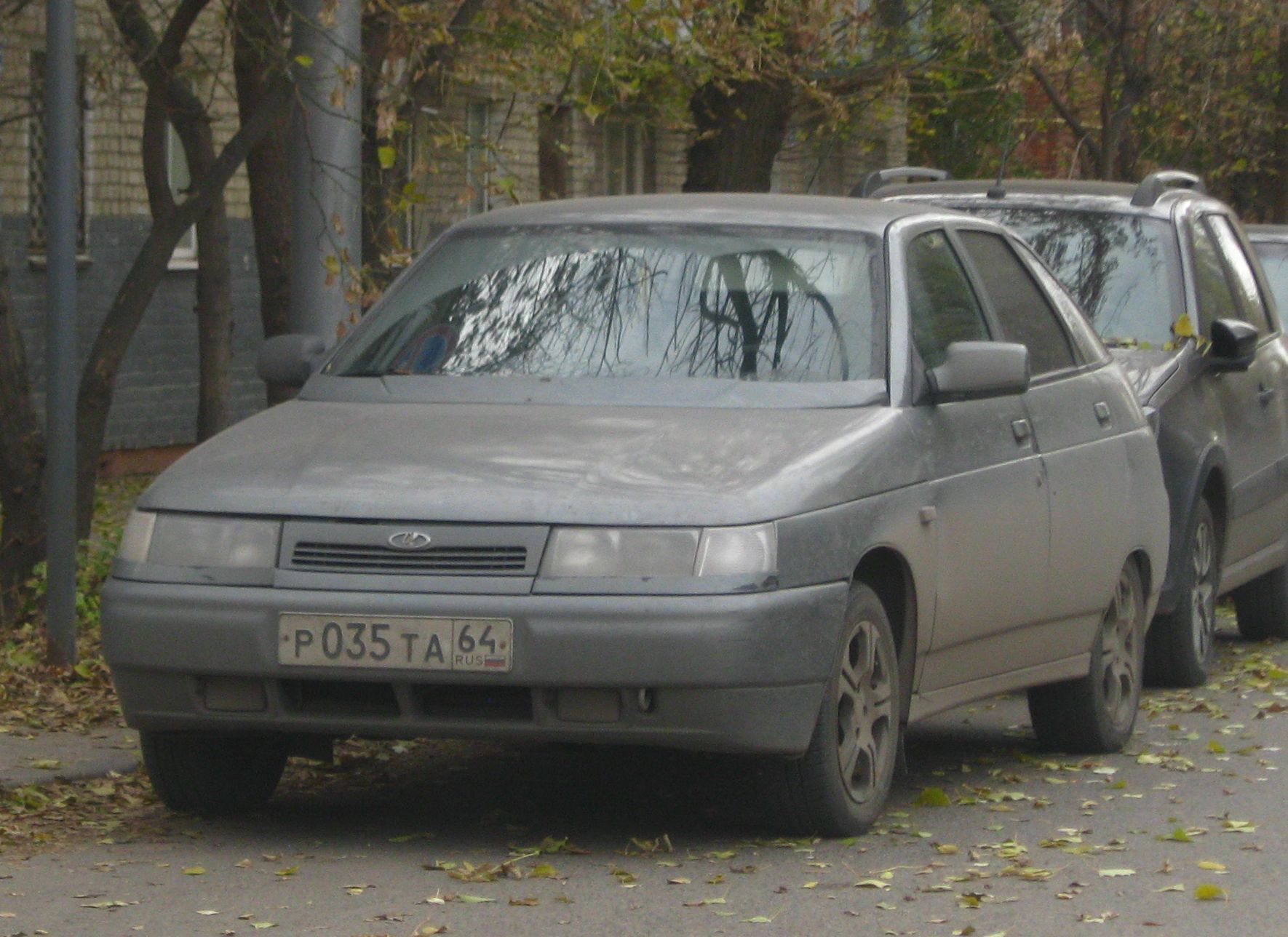 р 035 та 64, Lada (VAZ) 2112 