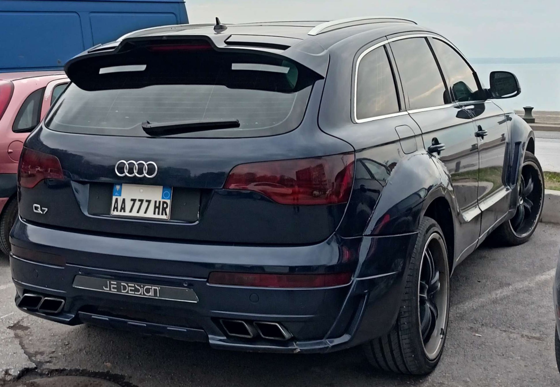 AA 777 HR, Audi Q7 1st gen (4LB), 2005–2009