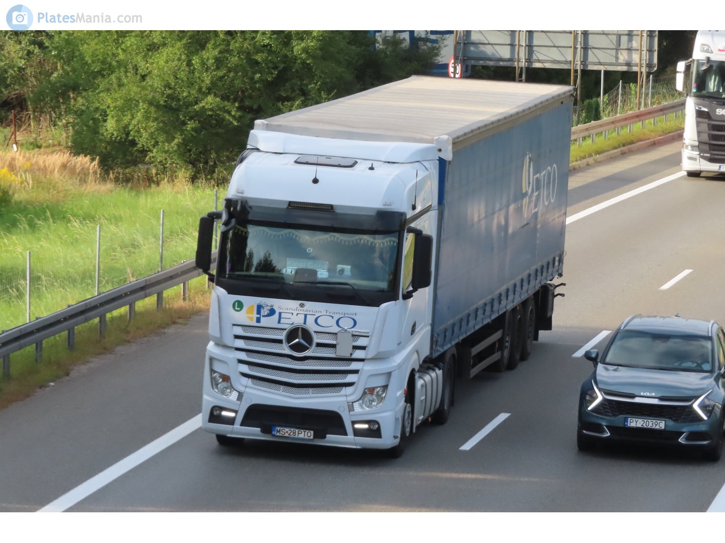 MS 28 PTO, Mercedes-Benz Actros 