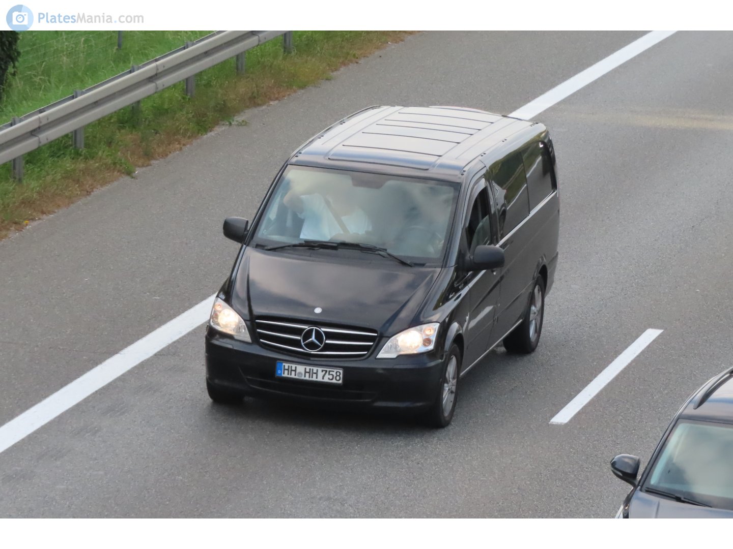 HH HH 758, Mercedes-Benz Viano 